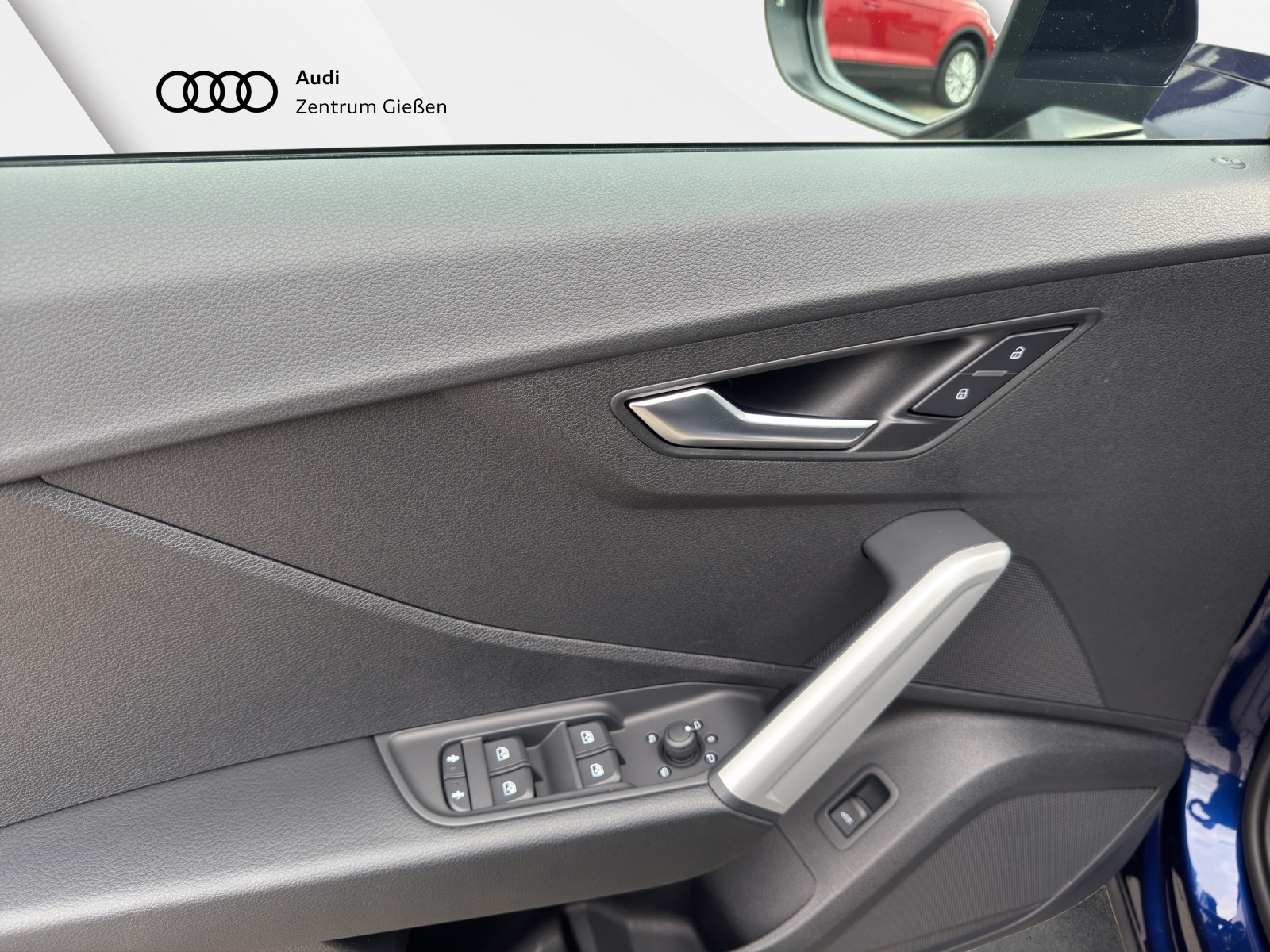 Q2 35 TFSI S tronic advanced Matrix-LED smartphone interface