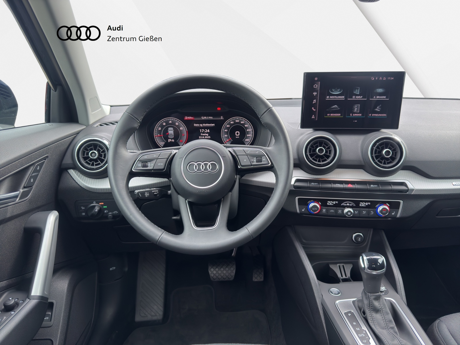Q2 35 TFSI S tronic advanced Matrix-LED smartphone interface