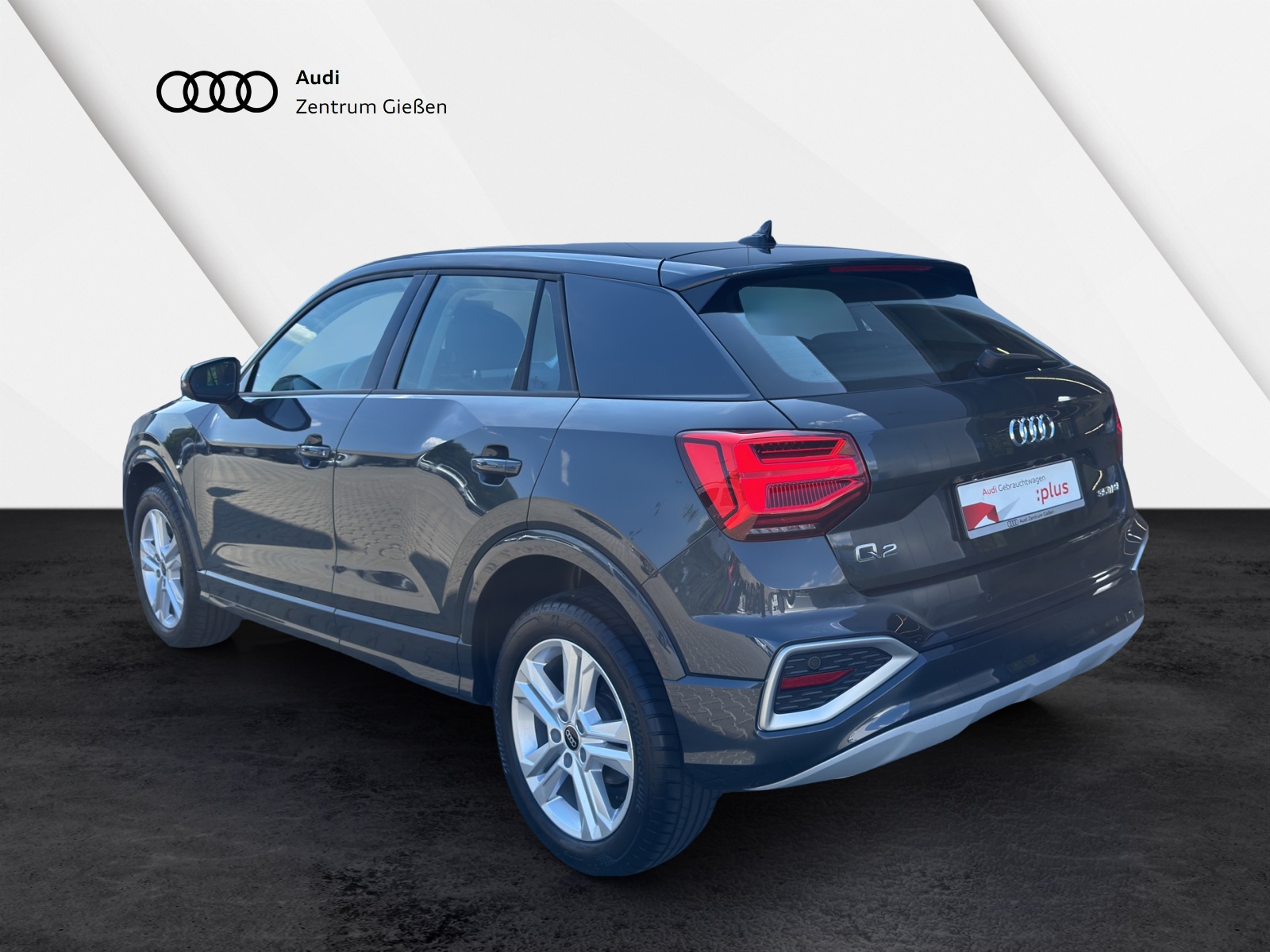 Q2 35 TFSI S tronic advanced MATRIX-LED smartphone interface