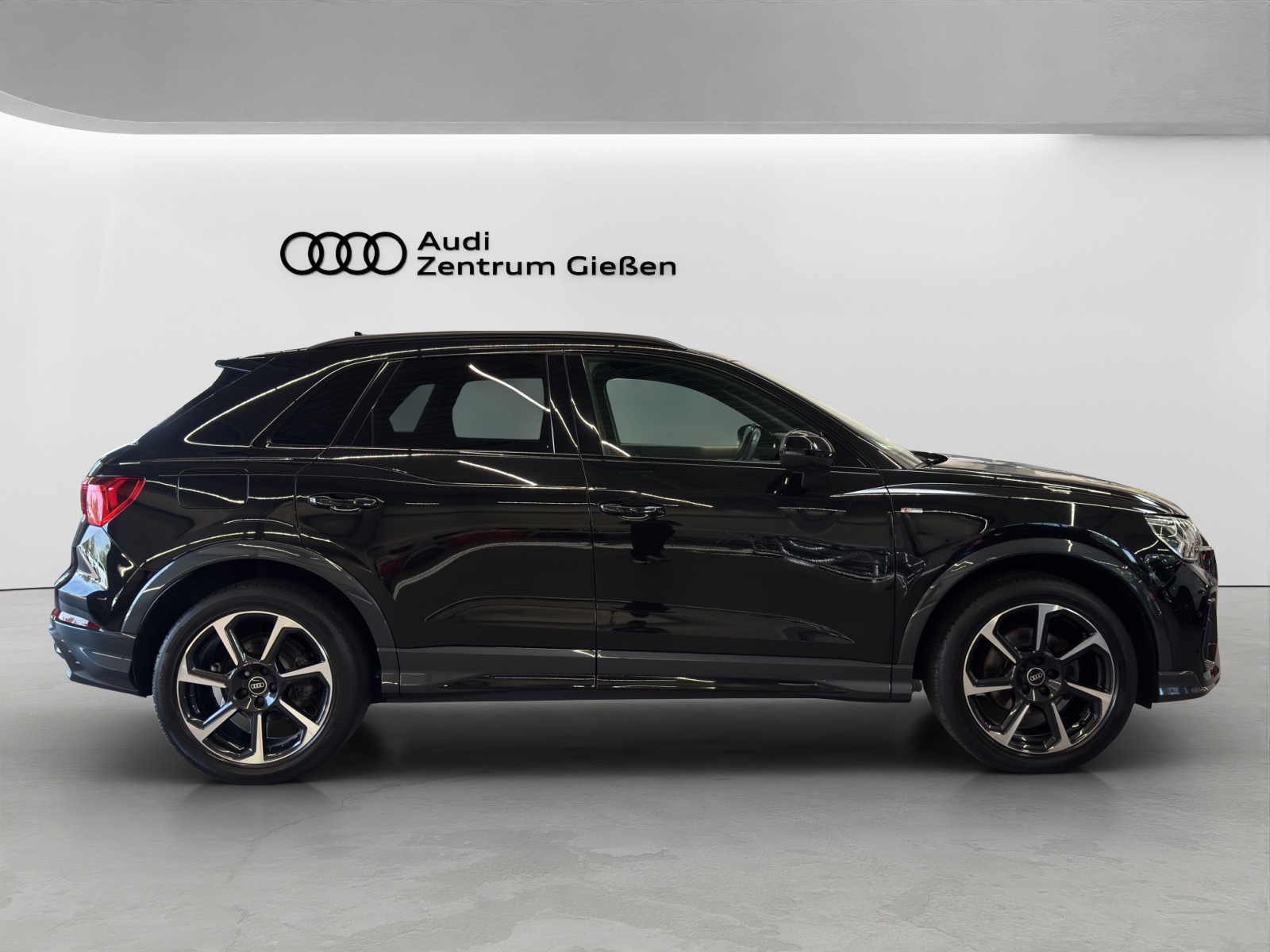 Q3 35 TFSI S-tronic S line black AHK LED Navi
