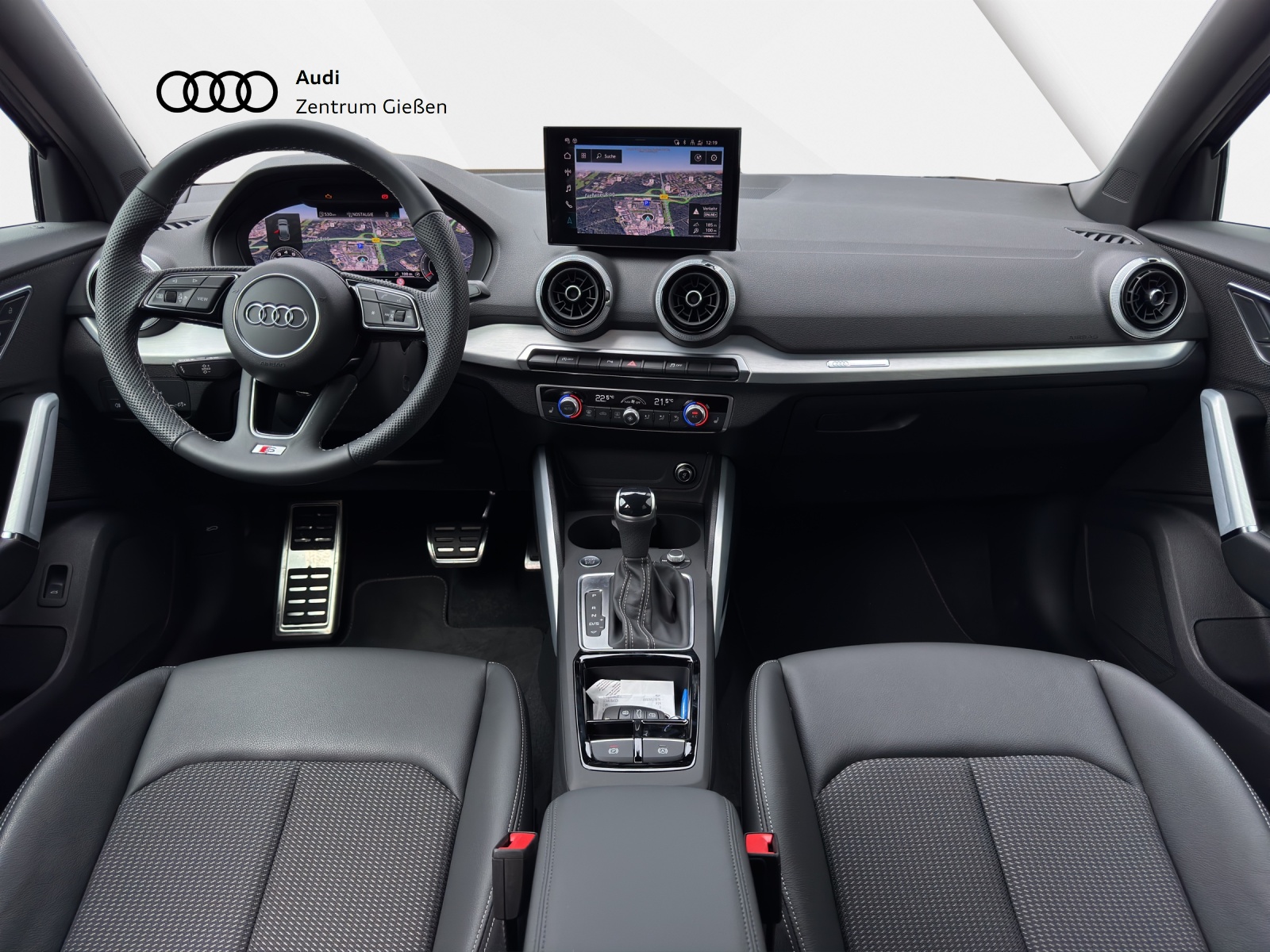 Q2 35 TFSI S tronic S line Black AHK Assist Parken Navi