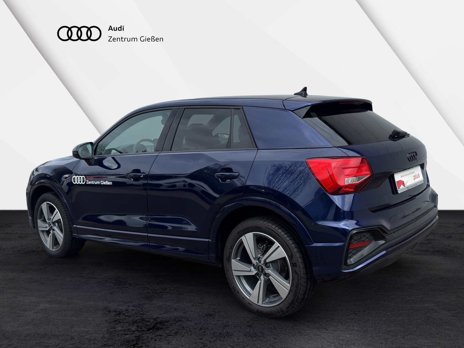 Q2 35 TFSI S tronic S line Black AHK Assist Parken Navi