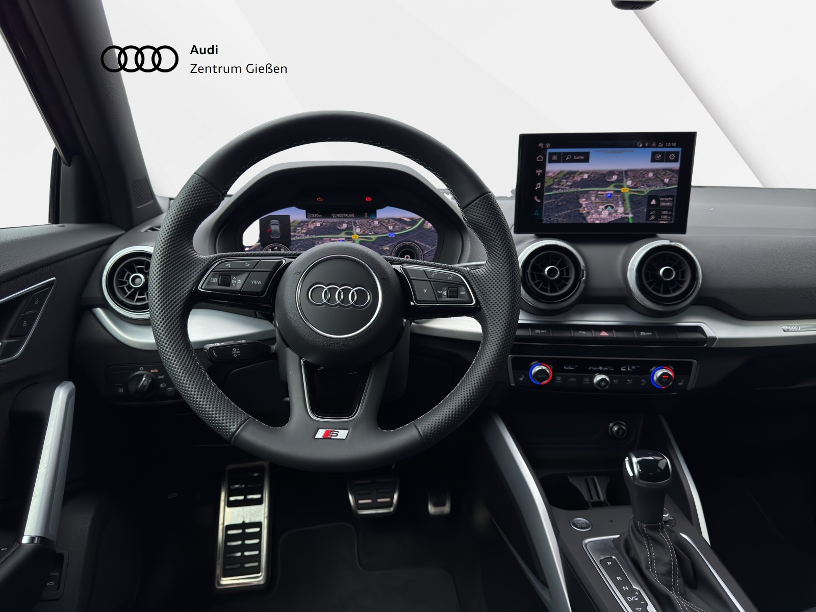 Q2 35 TFSI S tronic S line Black AHK Assist Parken Navi