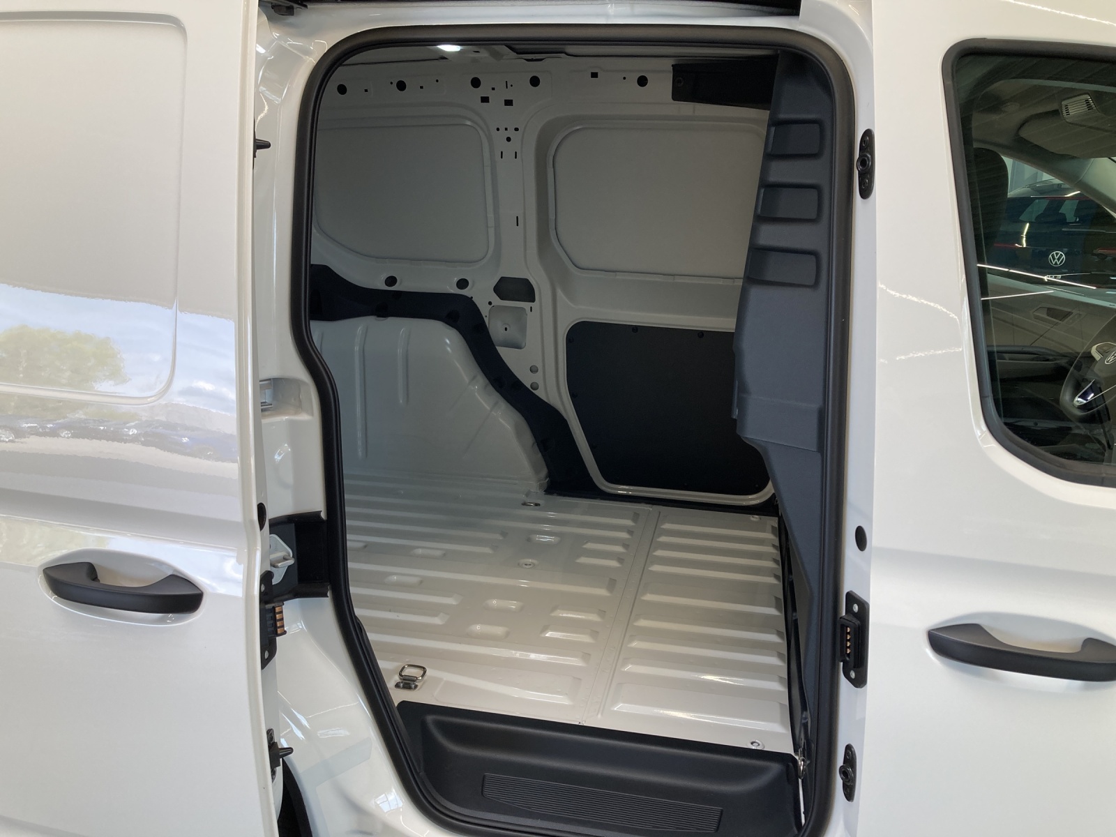 Caddy Cargo 2.0 TDI GRA AHK App Klima Heckflügel