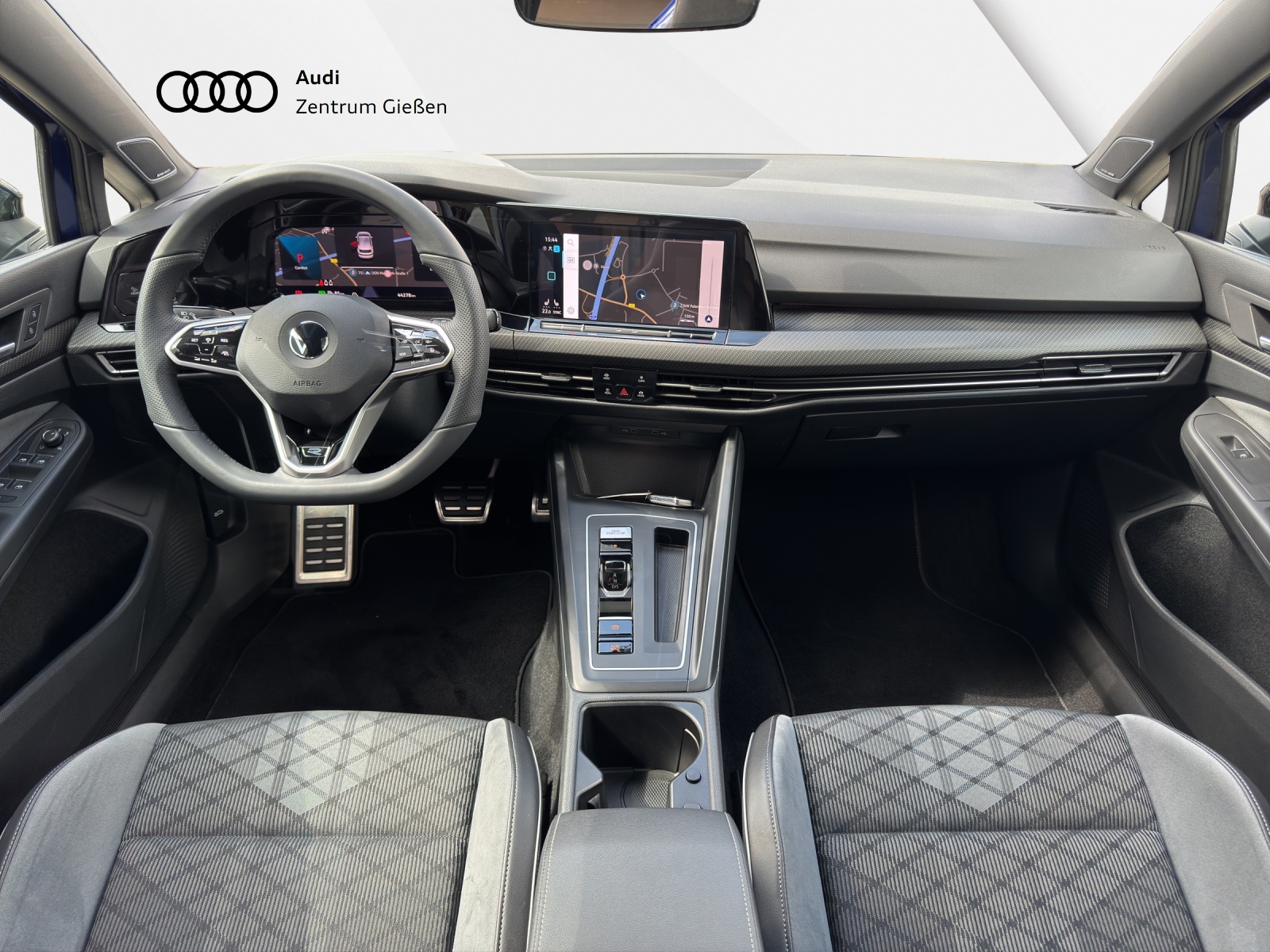 Golf VIII 2.0 TSI 4Motion DSG R-Line Black Style Pano Navi