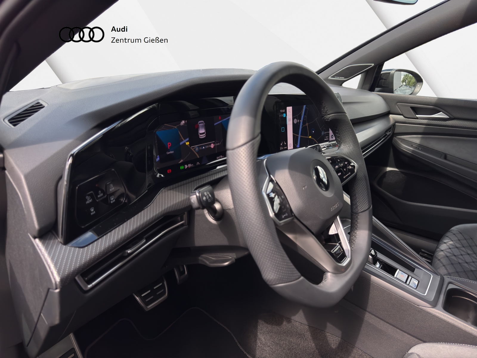 Golf VIII 2.0 TSI 4Motion DSG R-Line Black Style Pano Navi