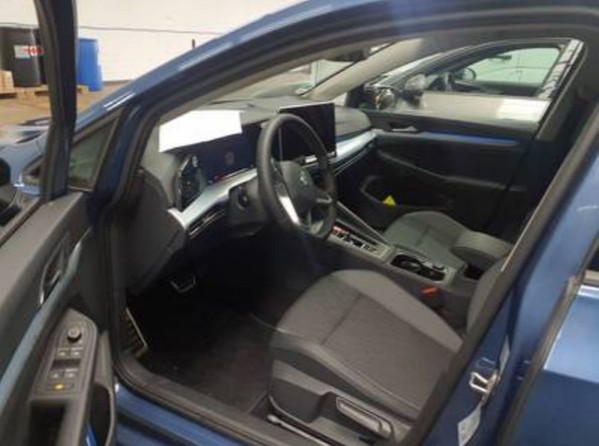 Golf 8 Lim. eTSI DSG Goal IQ-Light Navi AHK Kamera TravelAssist