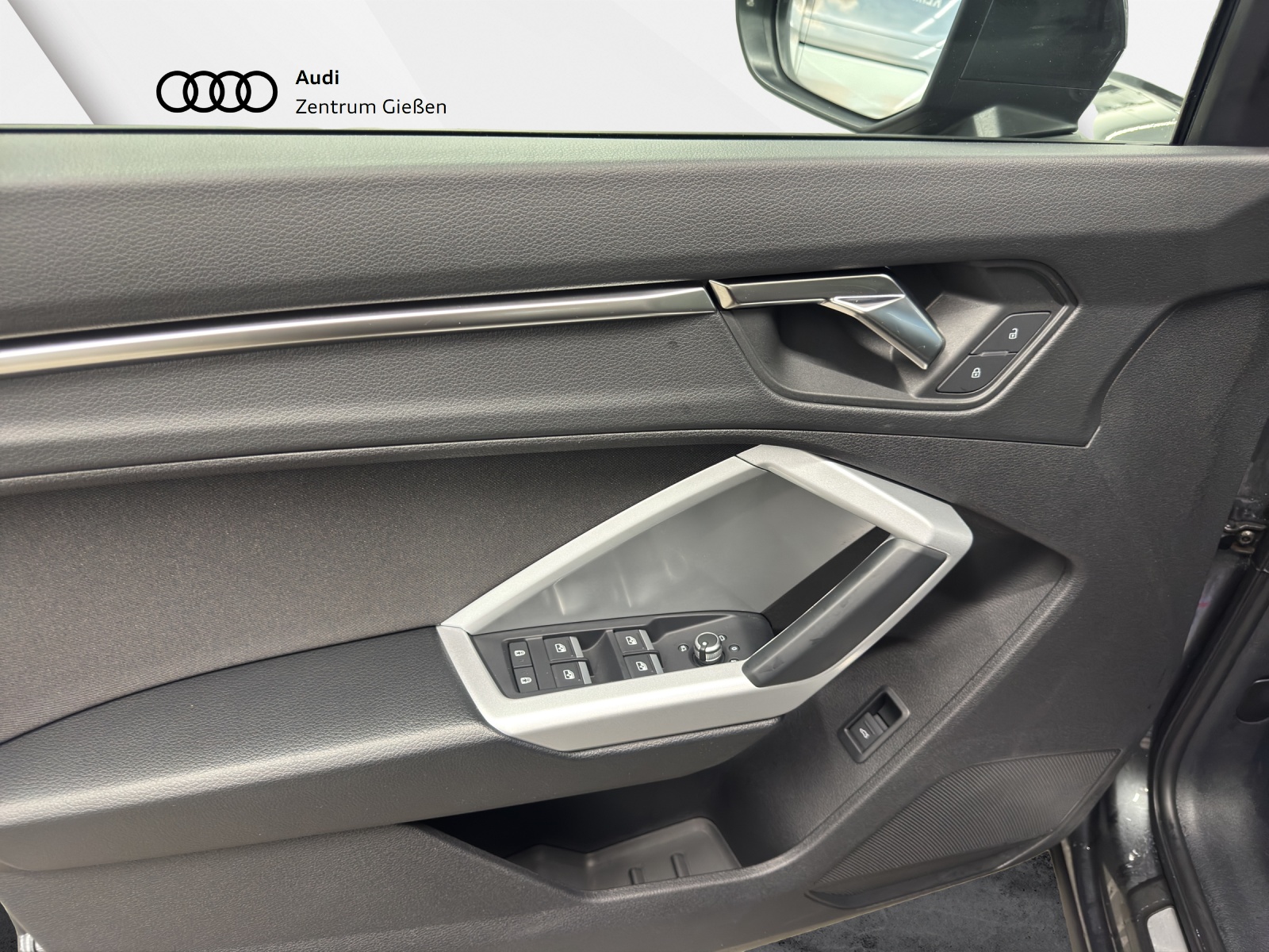 Q3 35 TDI S-tronic S line Matrix AHK Navi