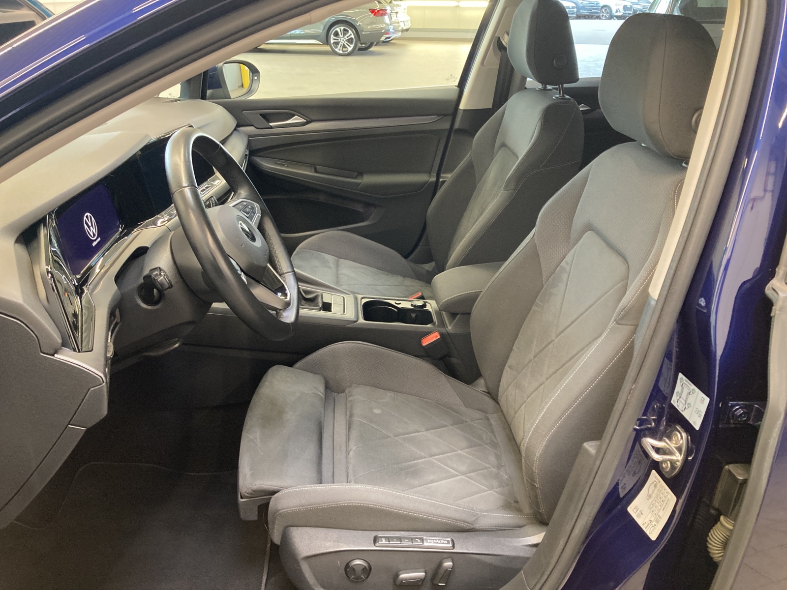 Golf 8 TSI Style IQ-Light Standh.Navi Kamera