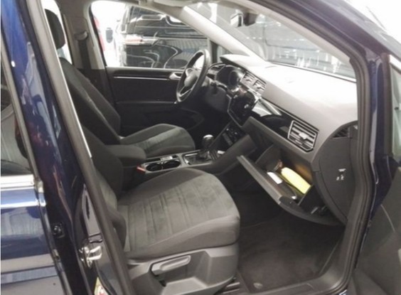 Touran TDI DSG Highline Standh.AHK Navi TravelAssist LED