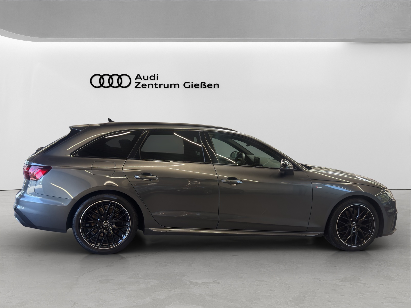 A4 Avant 30 TDI S-tronic S line Black Standheizung Navi LED
