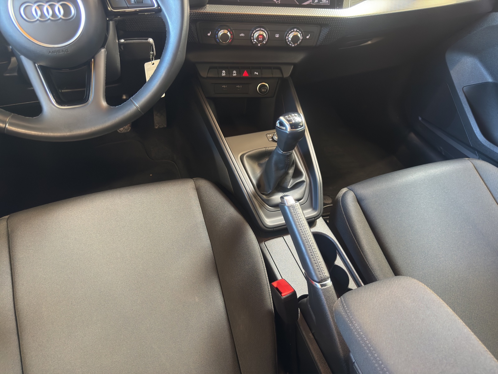 A1 Sportback 30 TFSI basis LED Navi