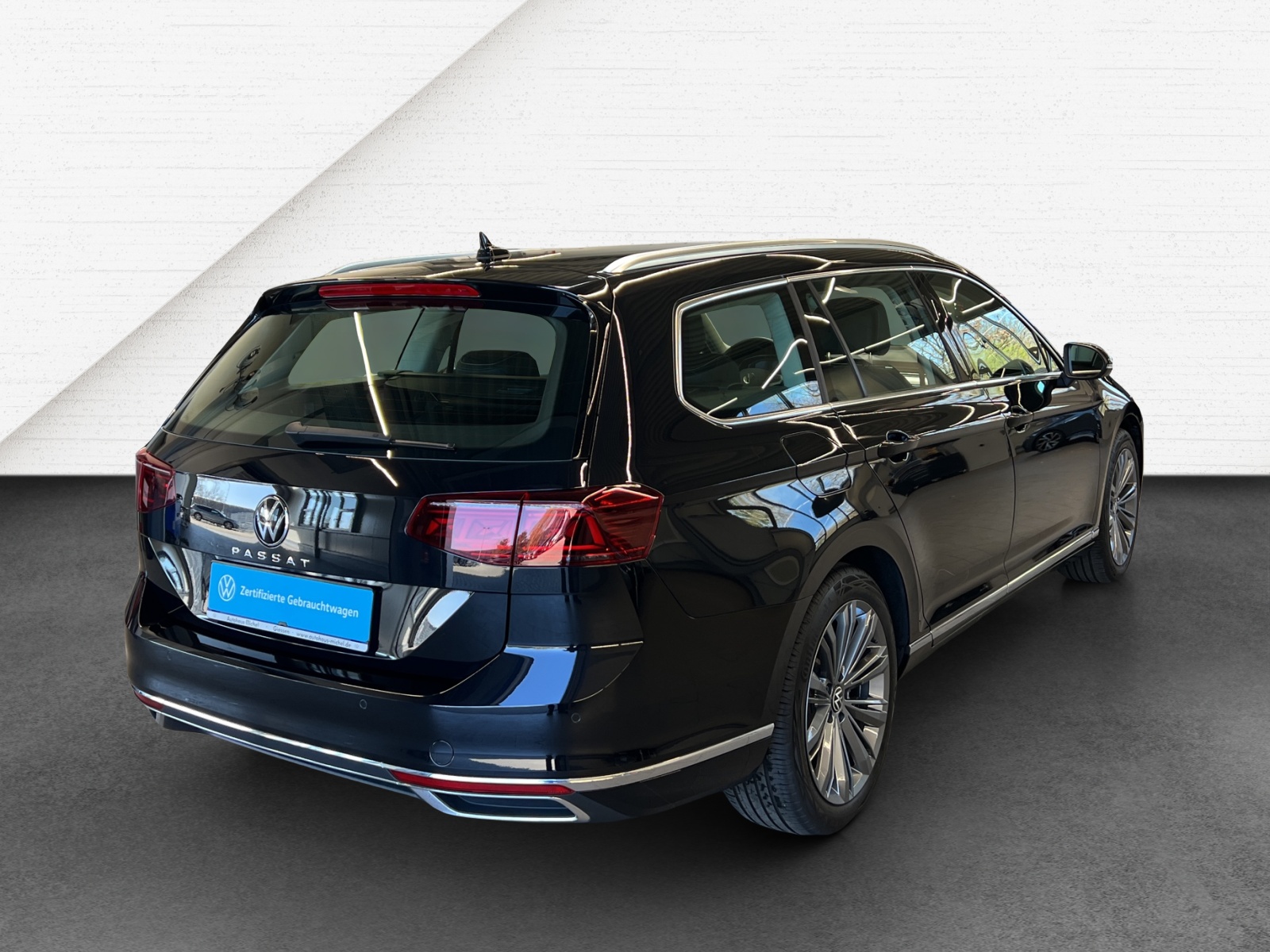 Passat Variant 2.0 TSI DSG Elegance IQ-Light TravelAssist Navi AHK Alu-18Zoll