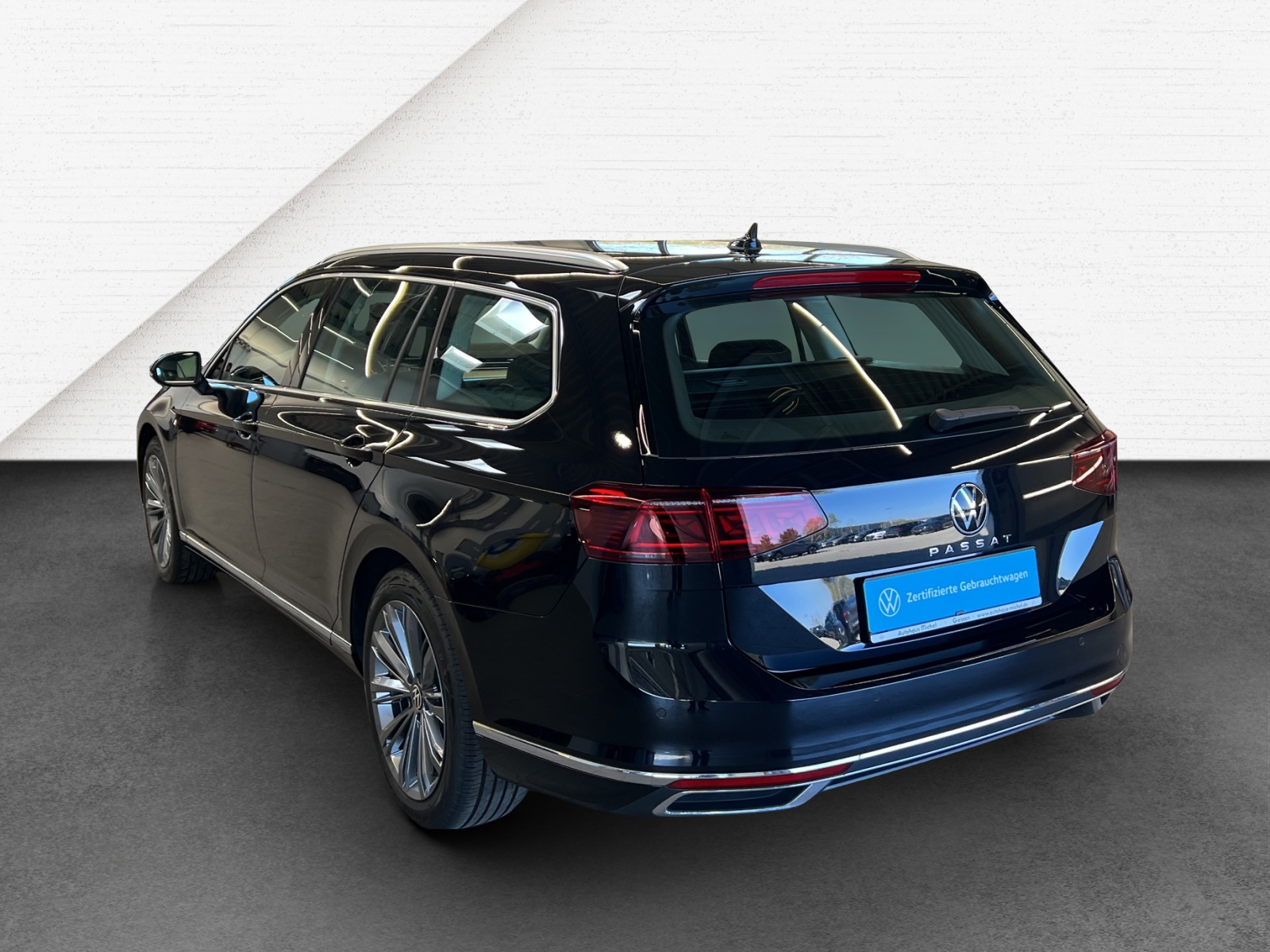 Passat Variant 2.0 TSI DSG Elegance IQ-Light TravelAssist Navi AHK Alu-18Zoll