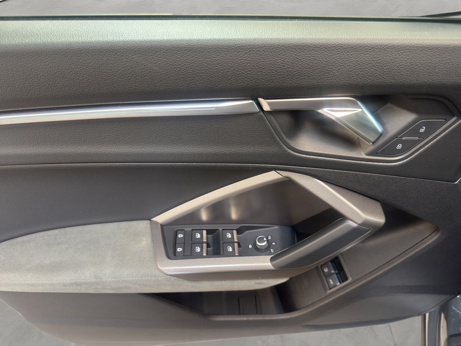 Q3 45 TFSI e design selection Kamera LED AHK Navi