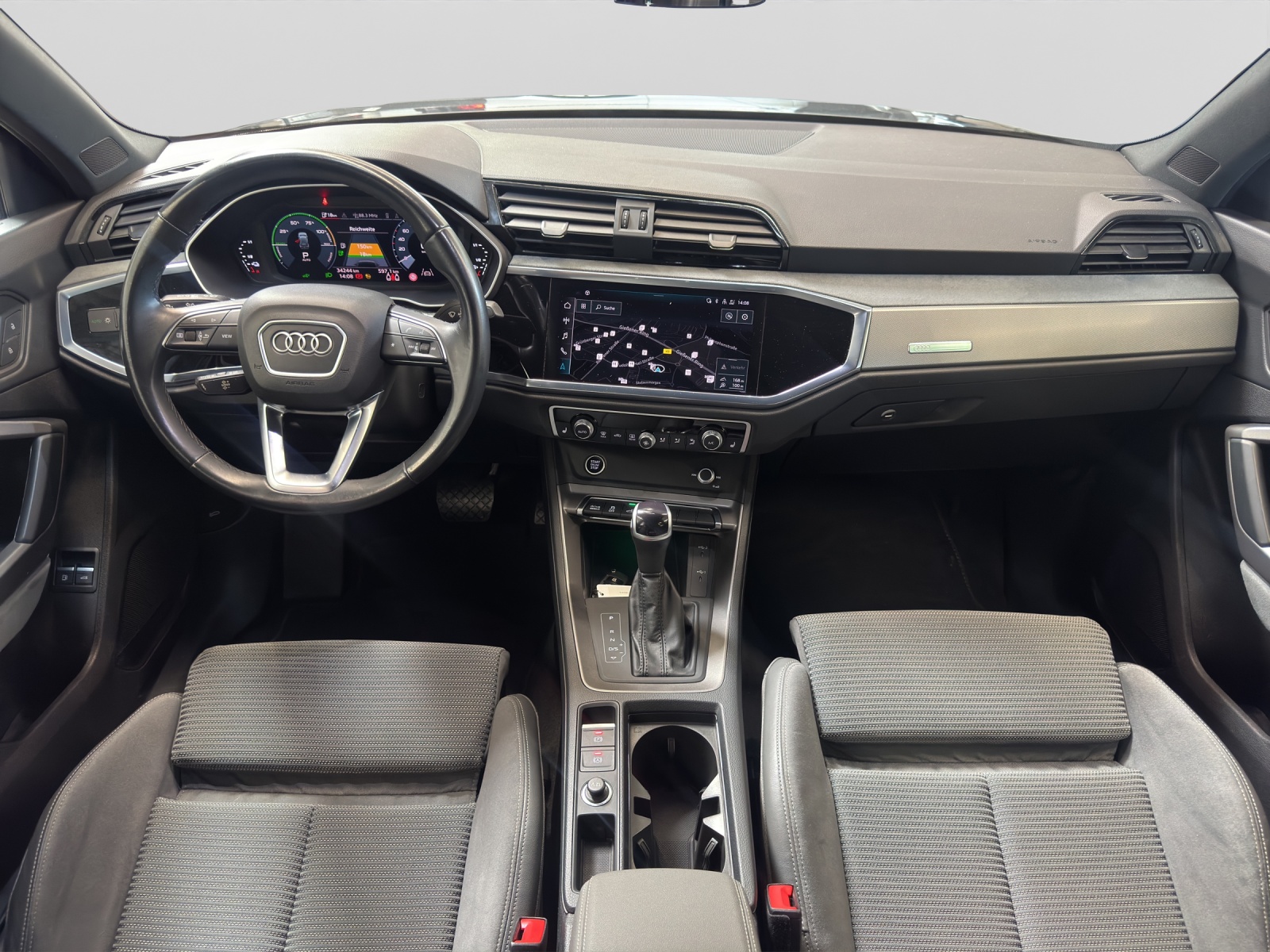 Q3 45 TFSI e design selection Kamera LED AHK Navi