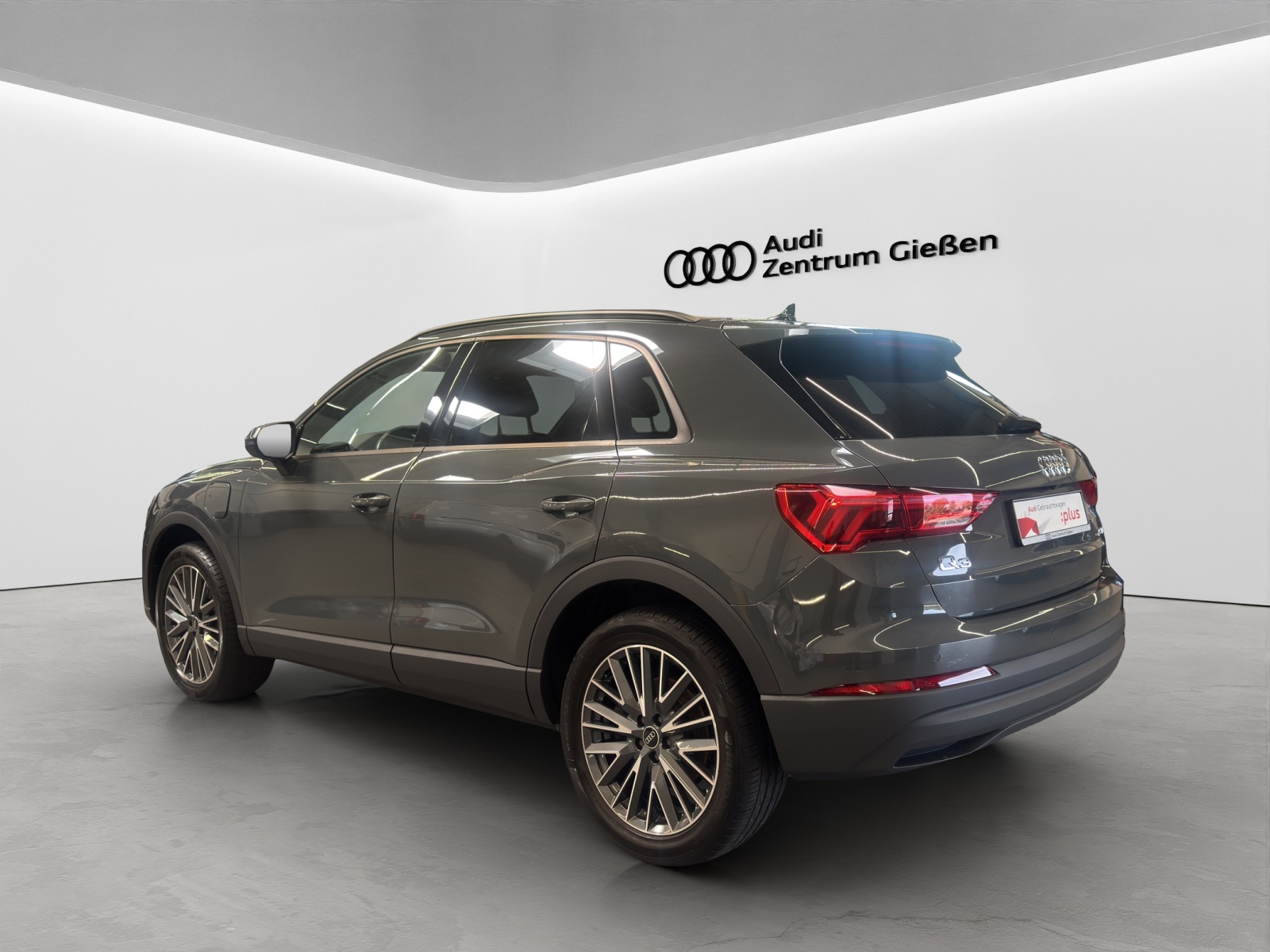Q3 45 TFSI e design selection Kamera LED AHK Navi