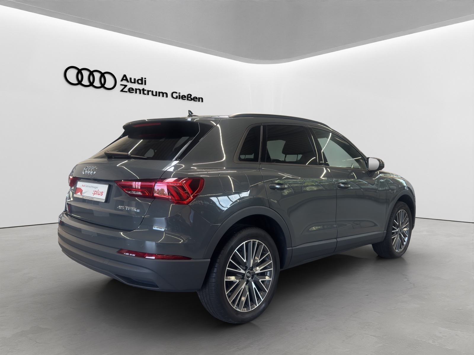 Q3 45 TFSI e design selection Kamera LED AHK Navi