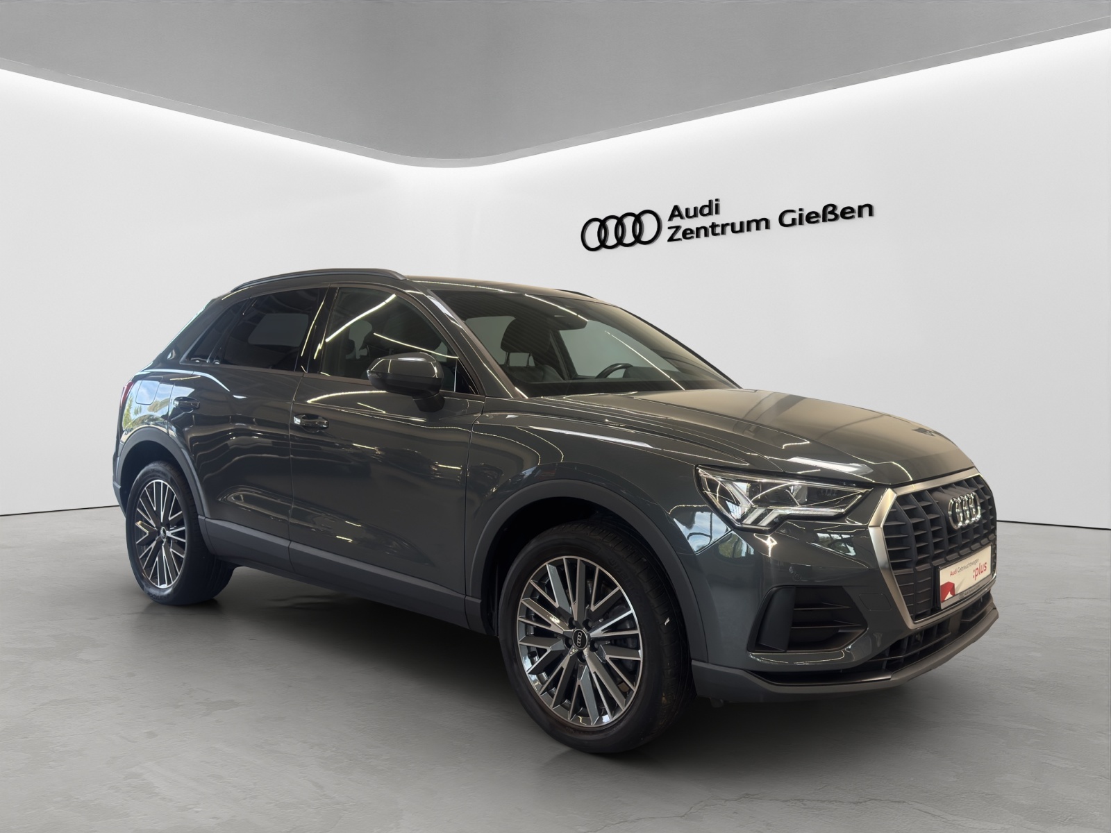 Q3 45 TFSI e design selection Kamera LED AHK Navi