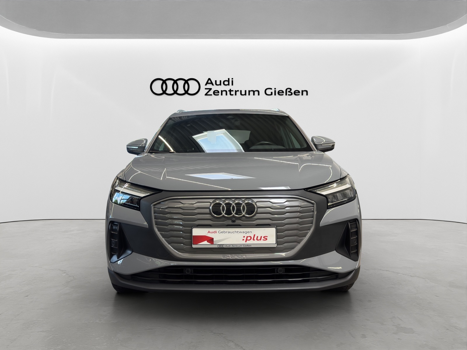 Q4 e-tron 40 basis AHK Assistenzpaket Navi