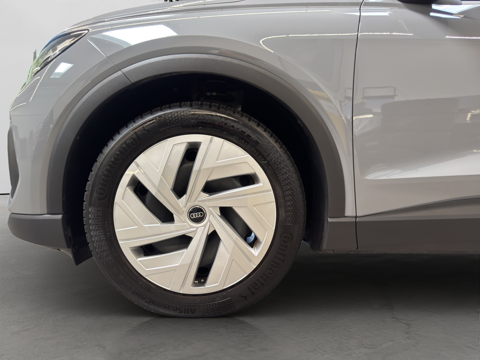 Q4 e-tron 40 basis AHK Assistenzpaket Navi