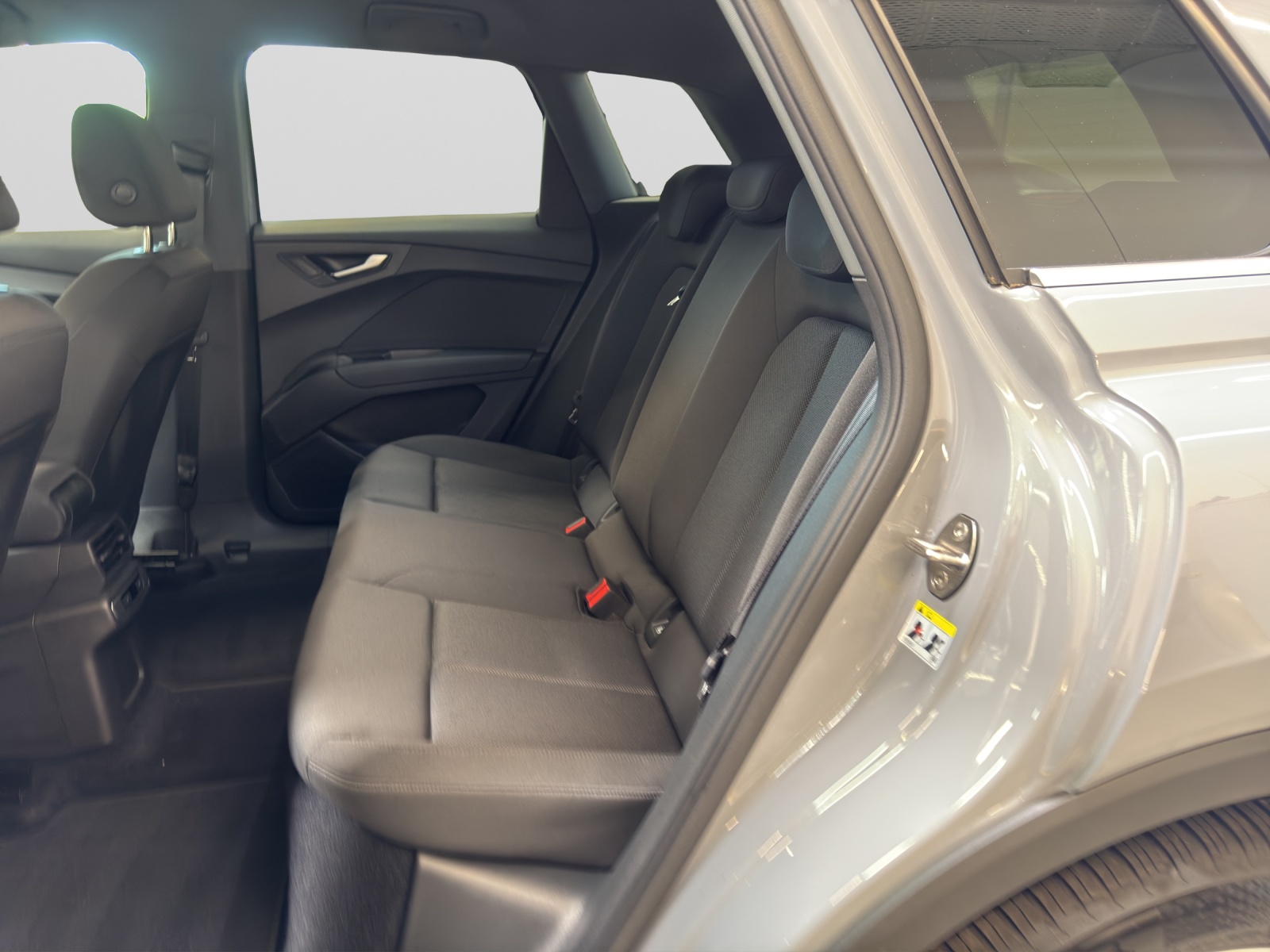 Q4 e-tron 40 basis AHK Assistenzpaket Navi