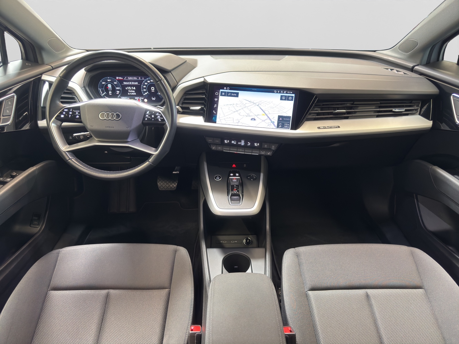 Q4 e-tron 40 basis AHK Assistenzpaket Navi