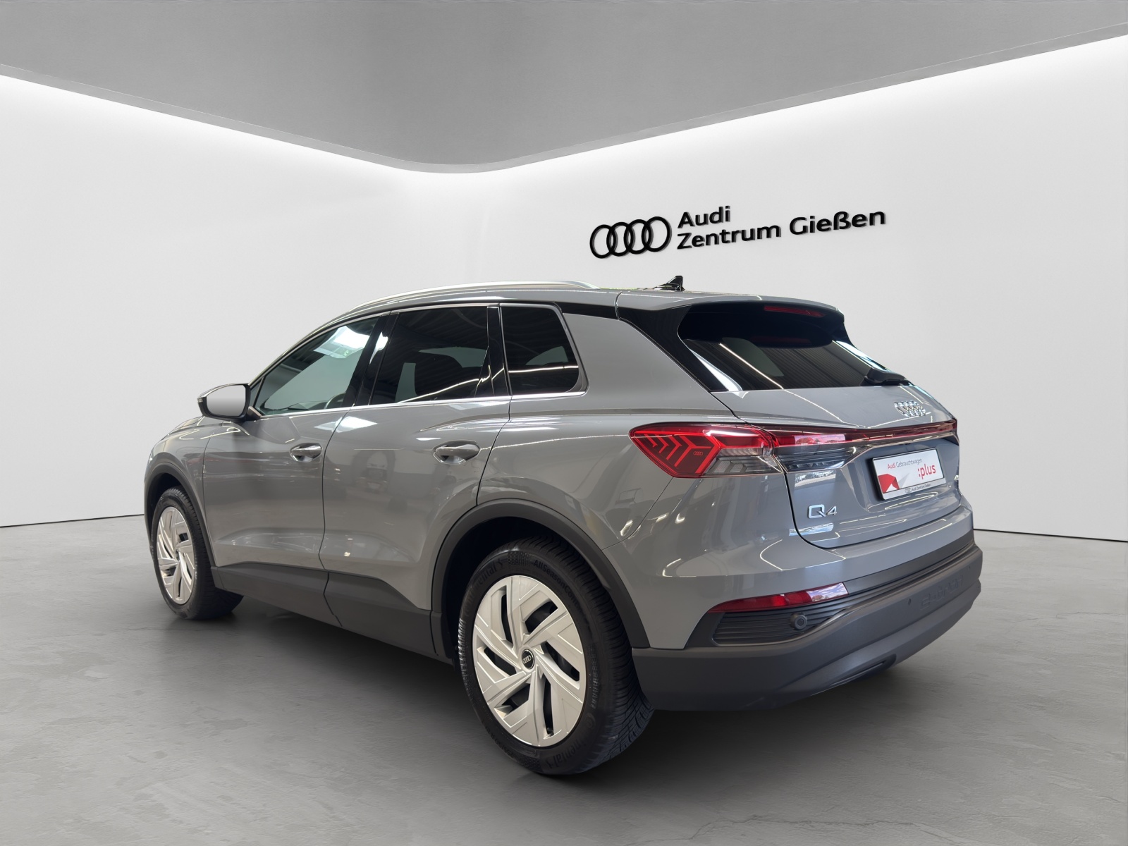 Q4 e-tron 40 basis AHK Assistenzpaket Navi