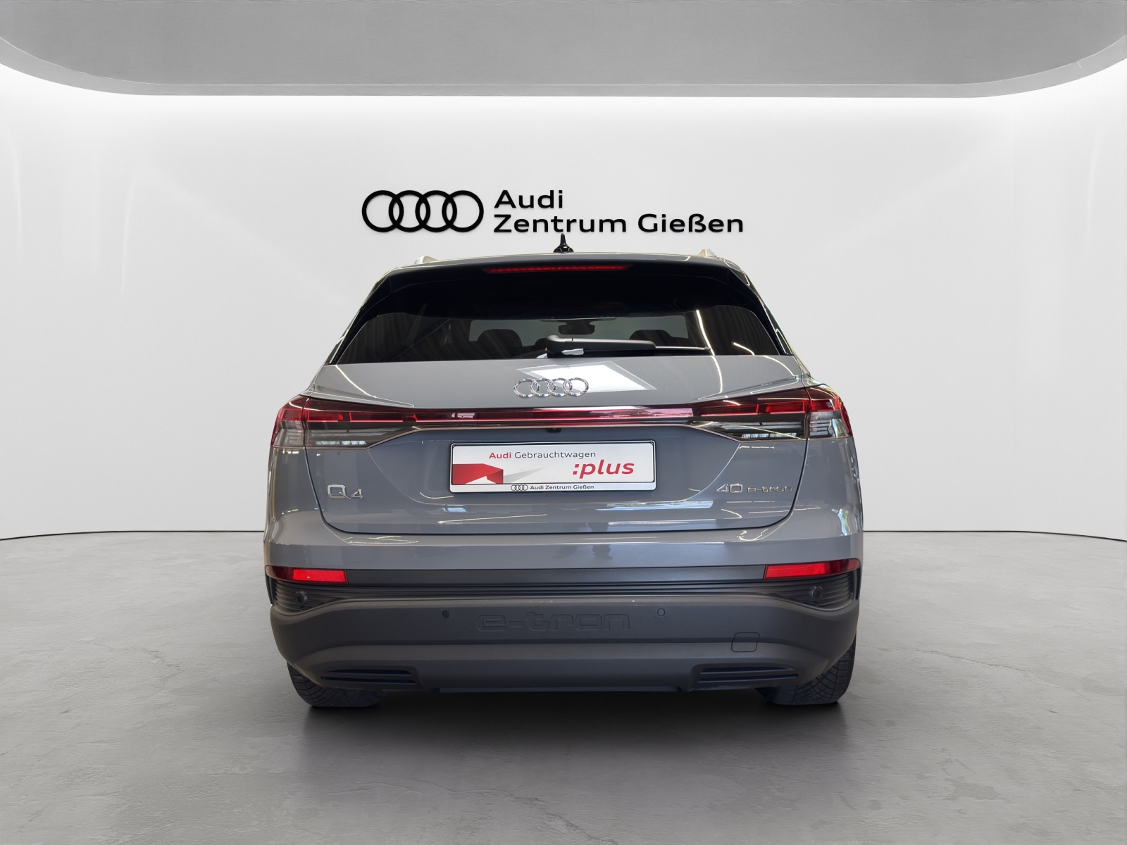 Q4 e-tron 40 basis AHK Assistenzpaket Navi
