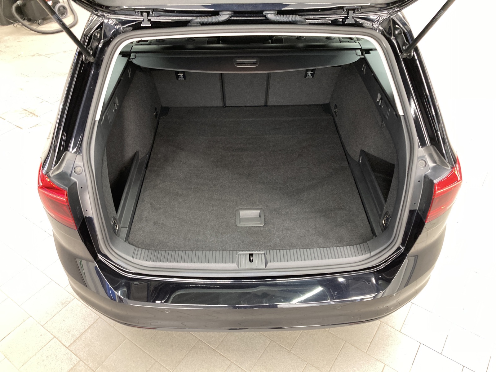 Passat Variant TDI DSG Business IQ-Light Navi Ergo