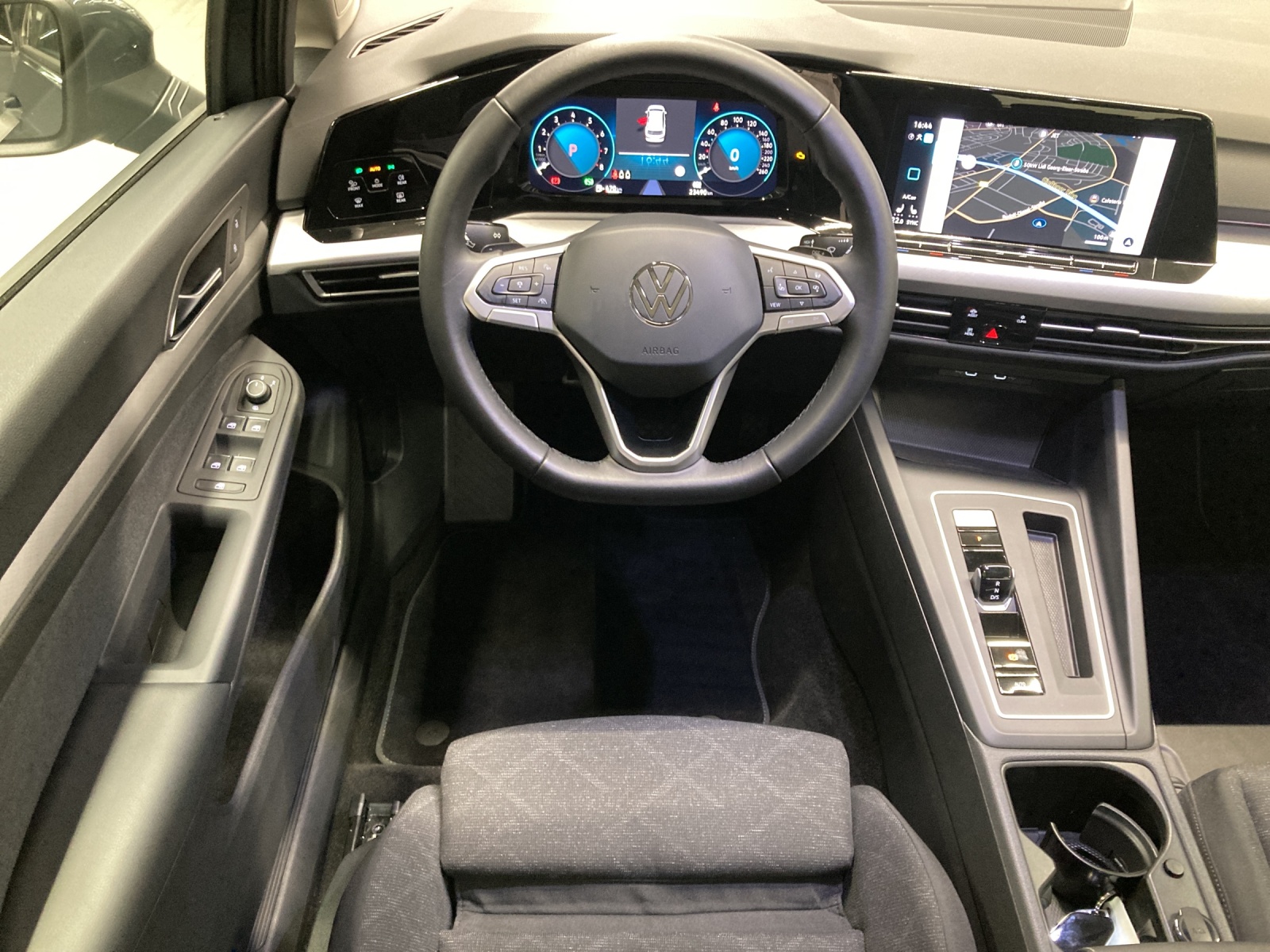 Golf 8 Variant eTSI DSG Life ErgoAct. Navi TravelAssist