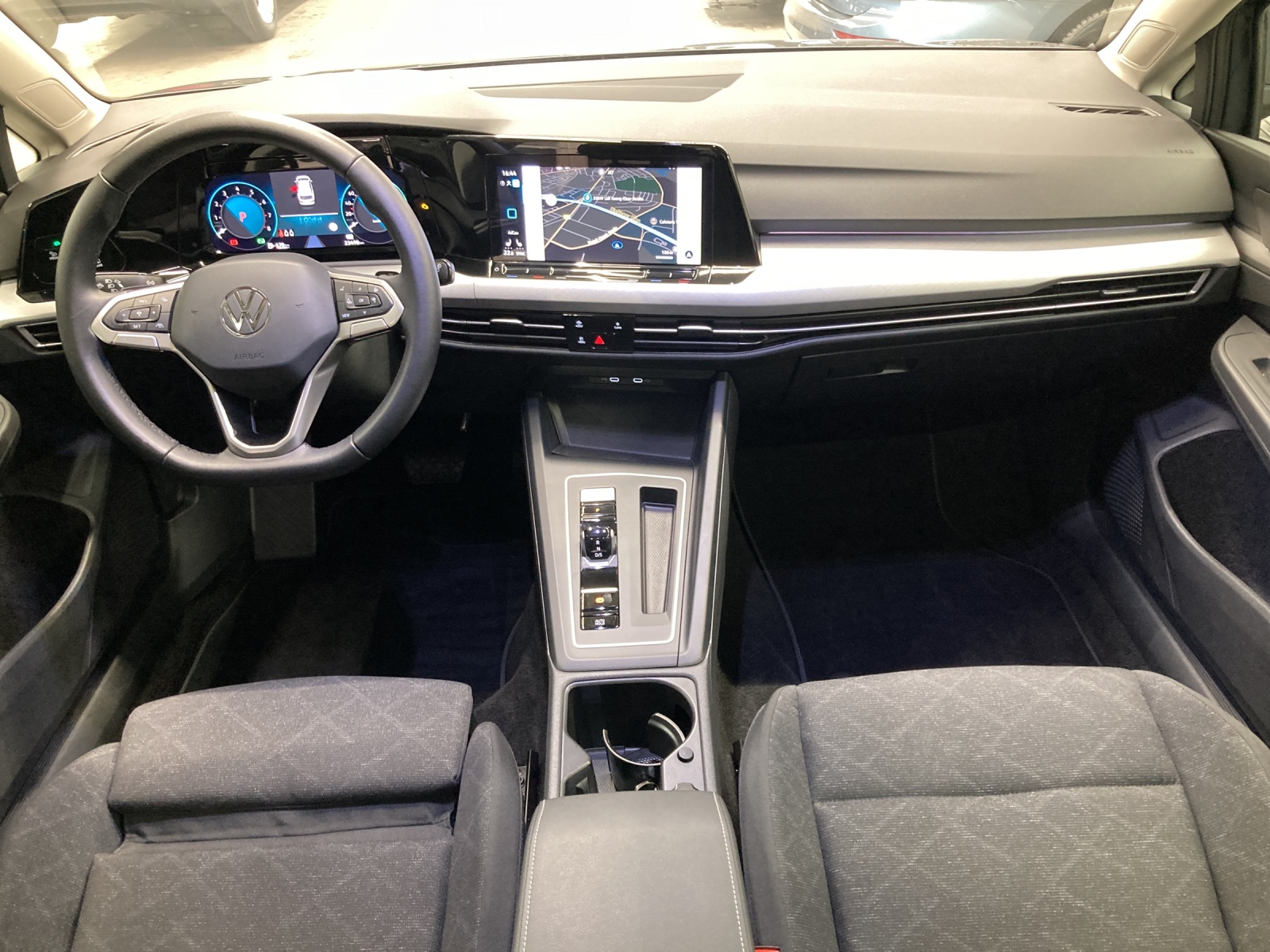 Golf 8 Variant eTSI DSG Life ErgoAct. Navi TravelAssist