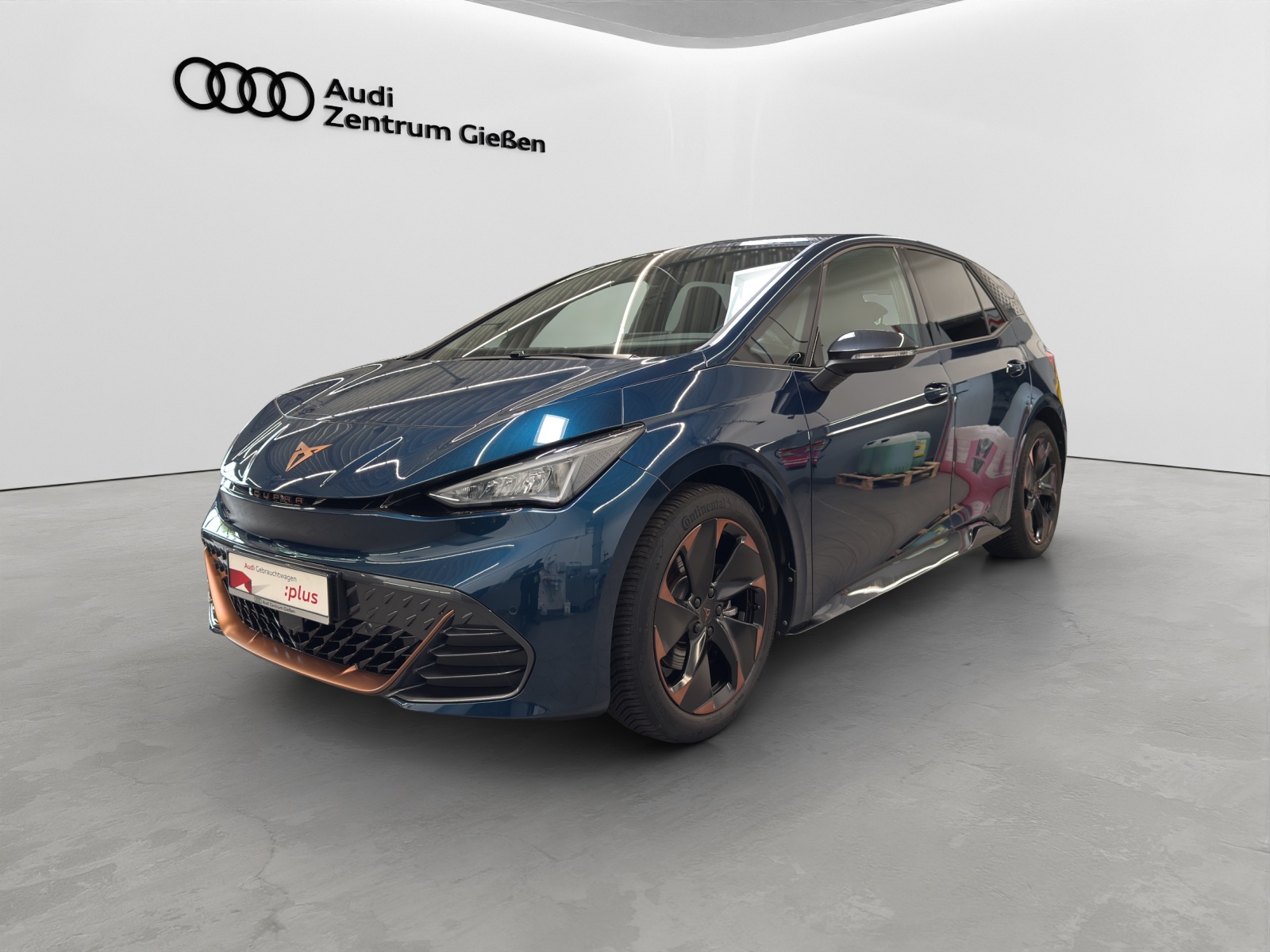 Born 150 kW electric Tech-Paket M ACC Navi LED