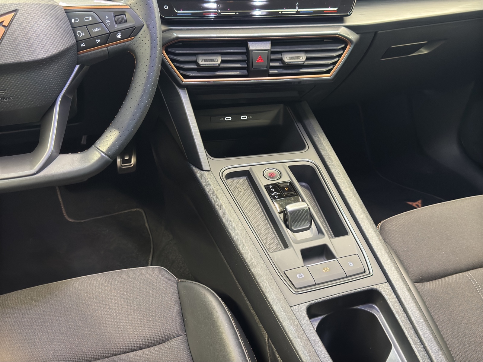Leon 2.0 TSI DSG VZ LED Beats Navi ACC DCC Vision Plus