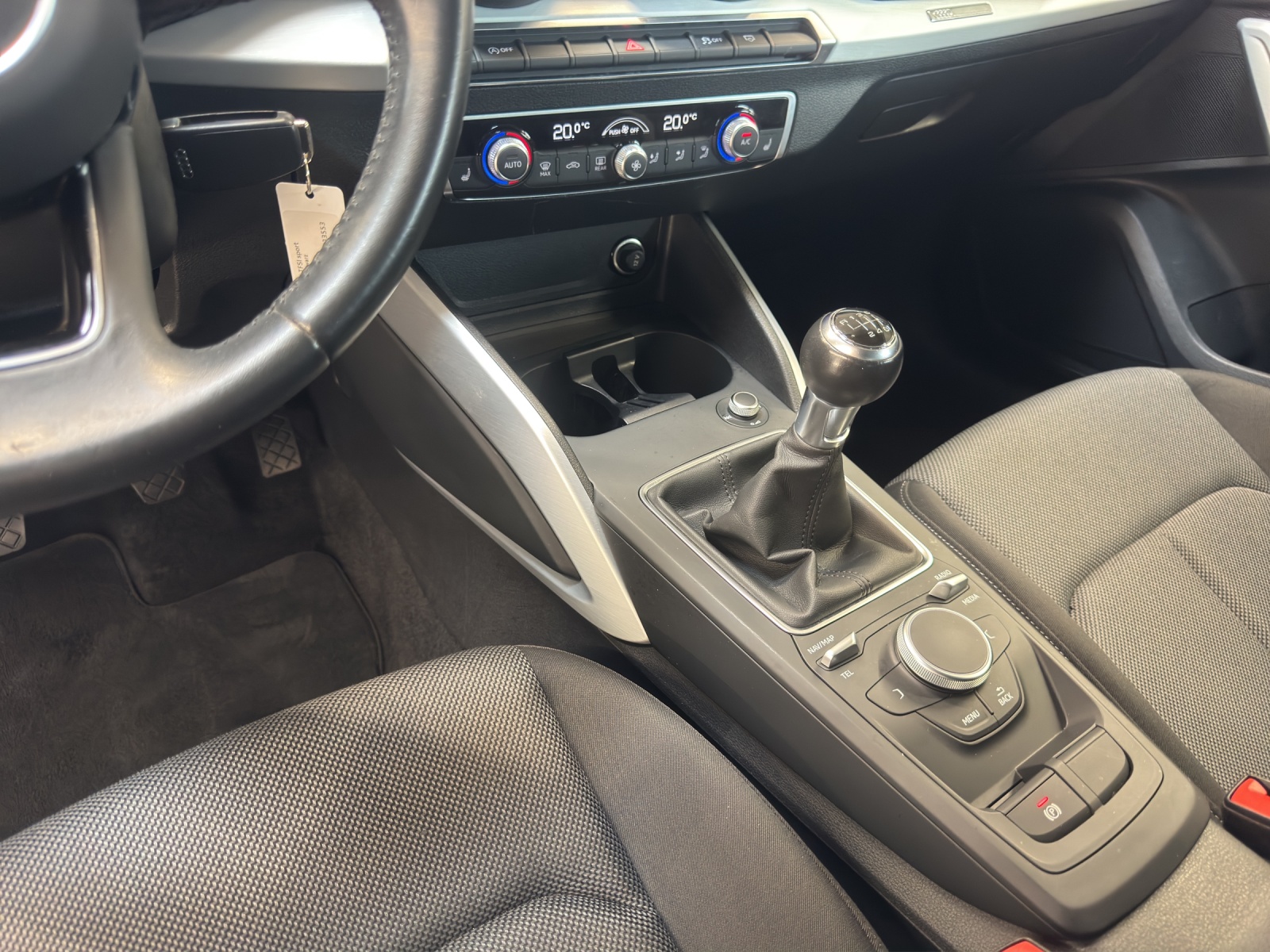 Q2 35 TFSI sport AHK LED Navi