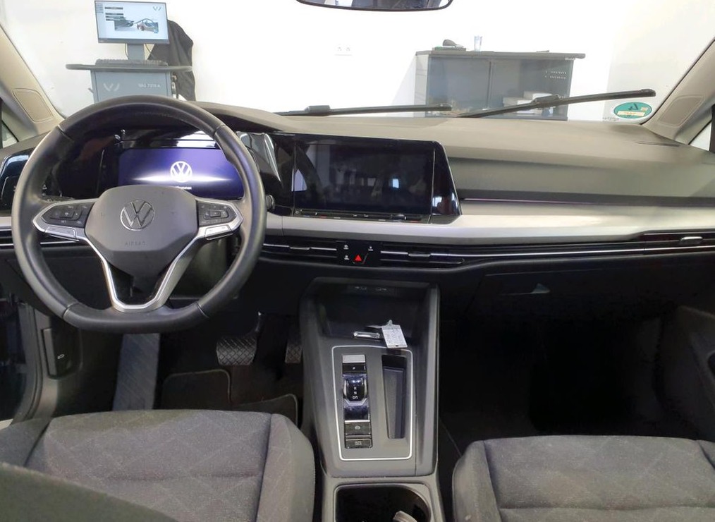 Golf 8 Variant eTSI DSG Life LED-Plus Navi TravelAssist