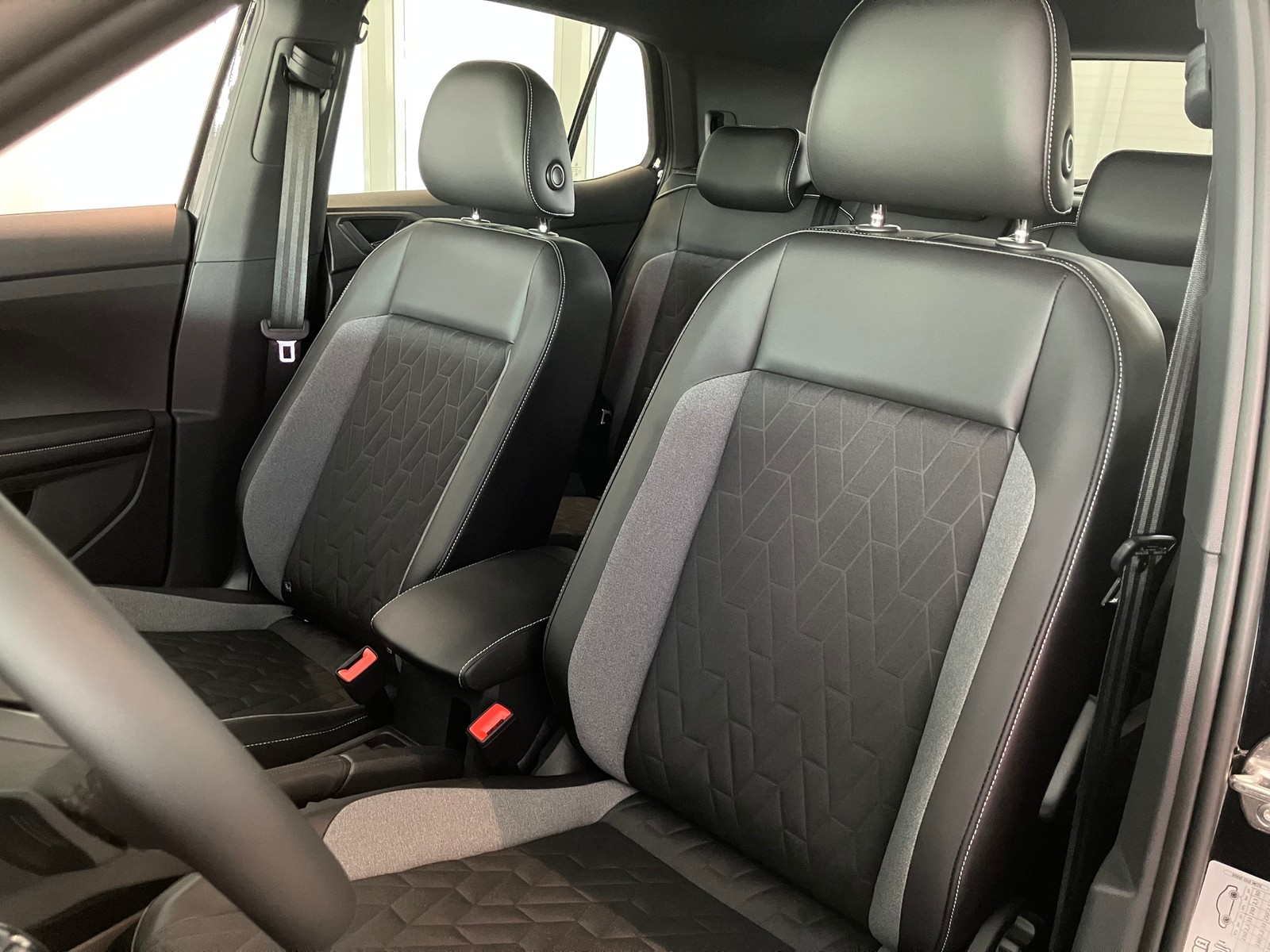 T-Cross TSI DSG Energy LED AHK Navi TravelAssist Kamera