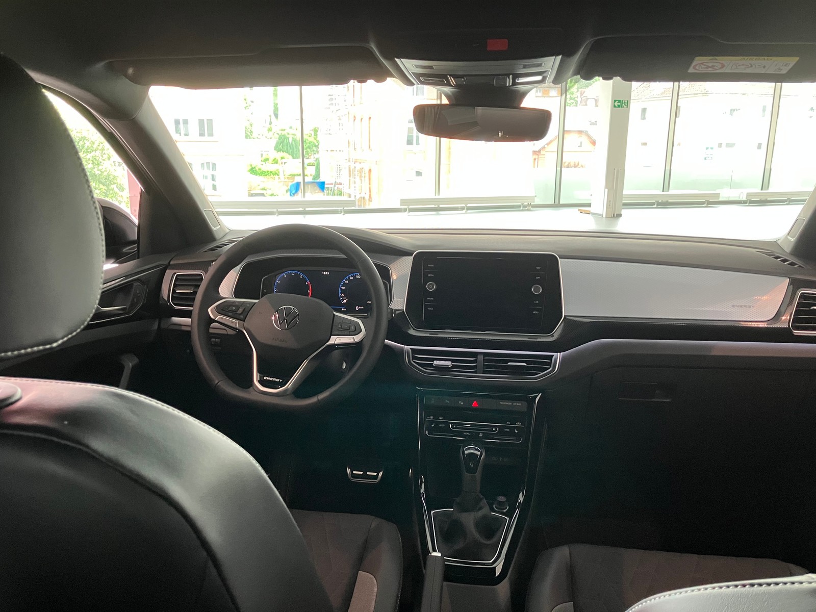 T-Cross TSI DSG Energy LED AHK Navi TravelAssist Kamera