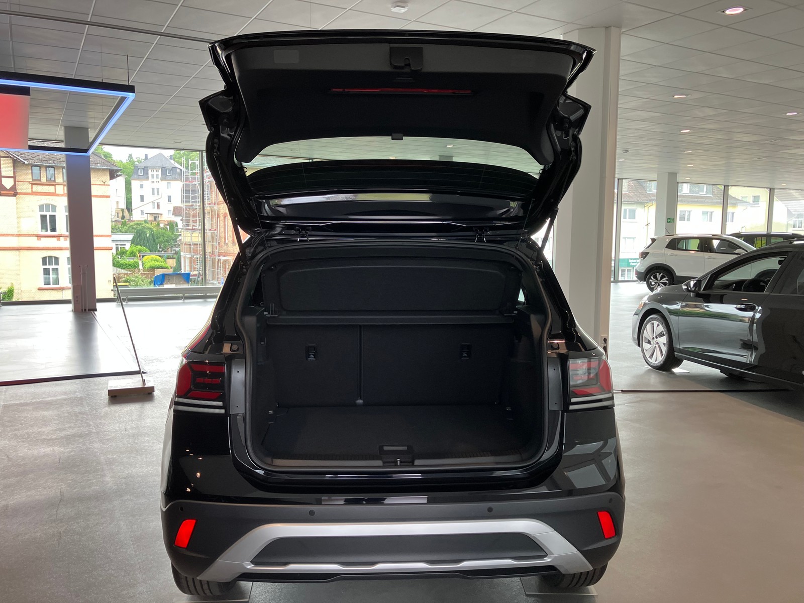 T-Cross TSI DSG Energy LED AHK Navi TravelAssist Kamera