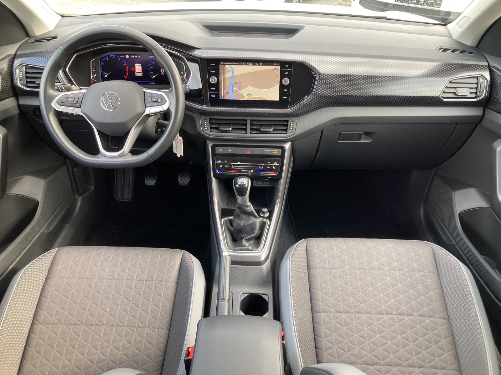 T-Cross TSI Style LED Navi Kamera TravelAssist