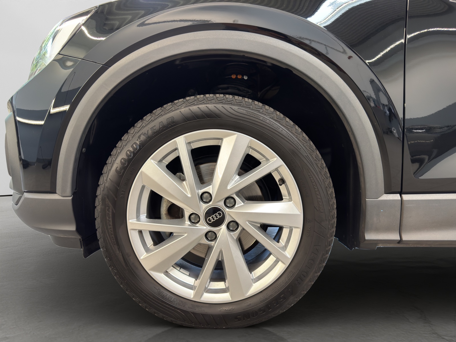 Q2 30 TDI S tronic basis Assistenzpaket Kamera Navi