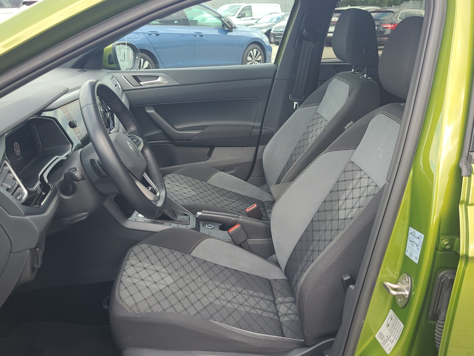 Taigo TSI DSG R-Line IQ-Light Panodach Navi TravelAssist