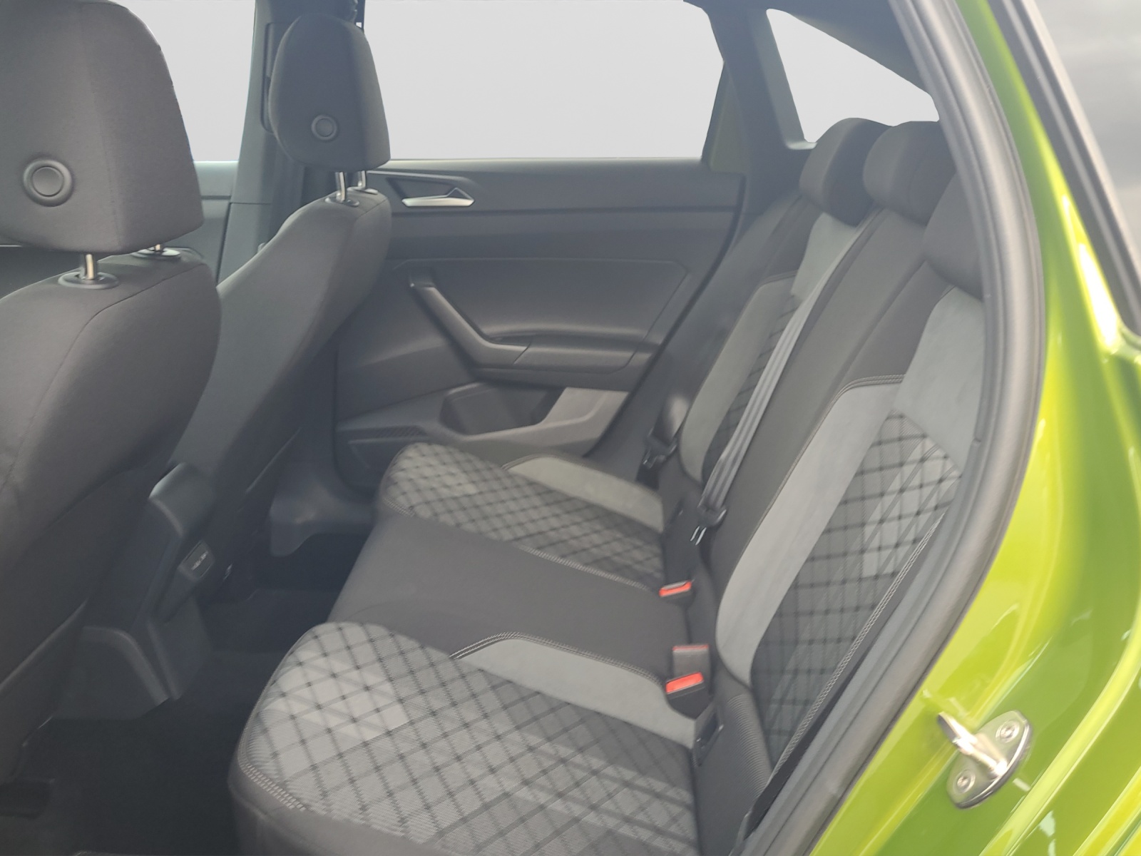 Taigo TSI DSG R-Line IQ-Light Panodach Navi TravelAssist