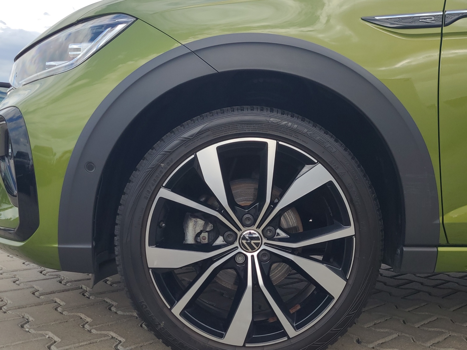Taigo TSI DSG R-Line IQ-Light Panodach Navi TravelAssist