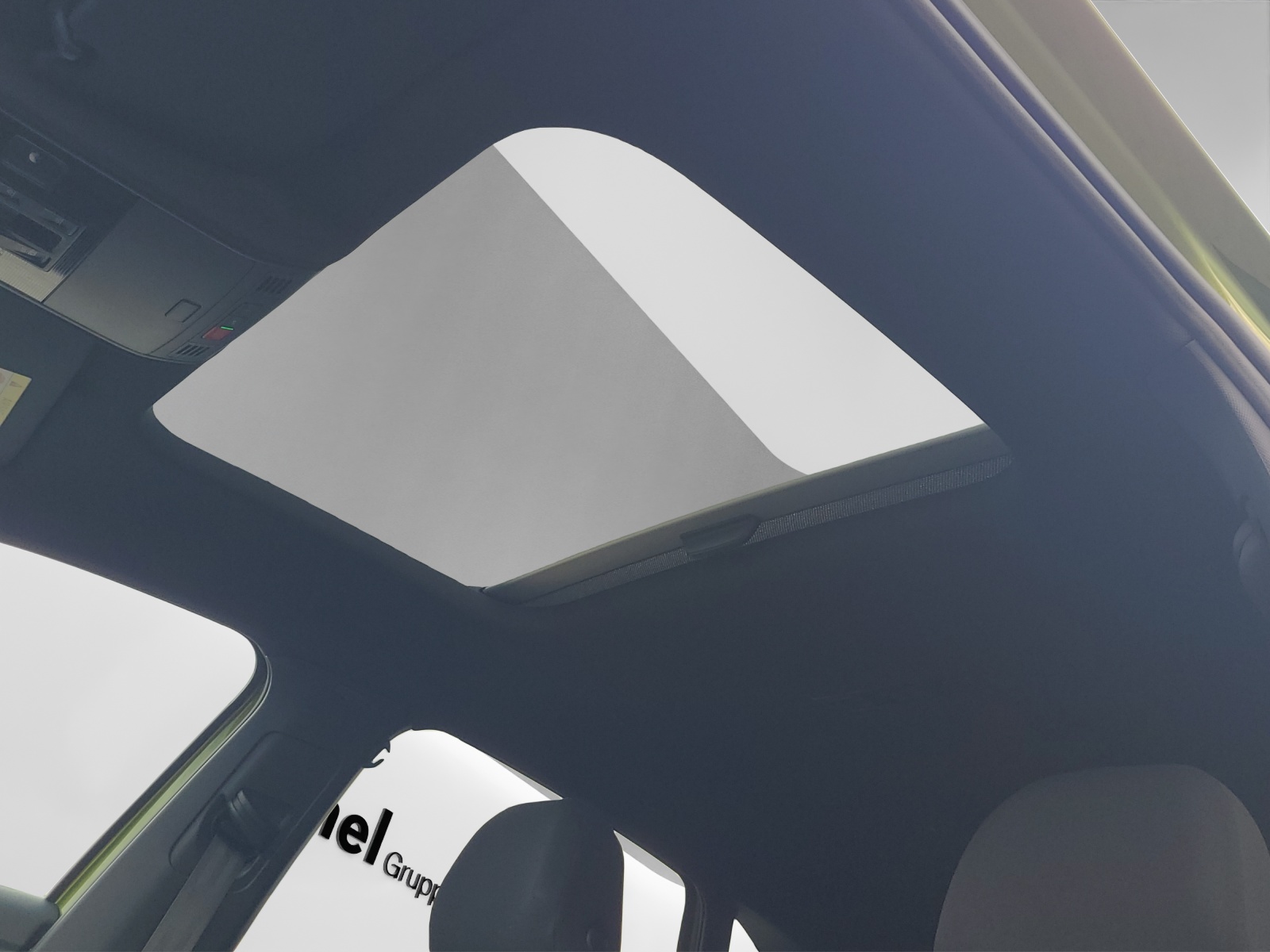 Taigo TSI DSG R-Line IQ-Light Panodach Navi TravelAssist