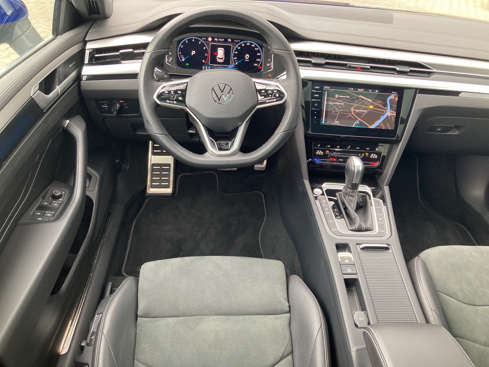 Arteon Shooting Brake TSI DSG R-Line IQ-Light Panodach Standh. AHK