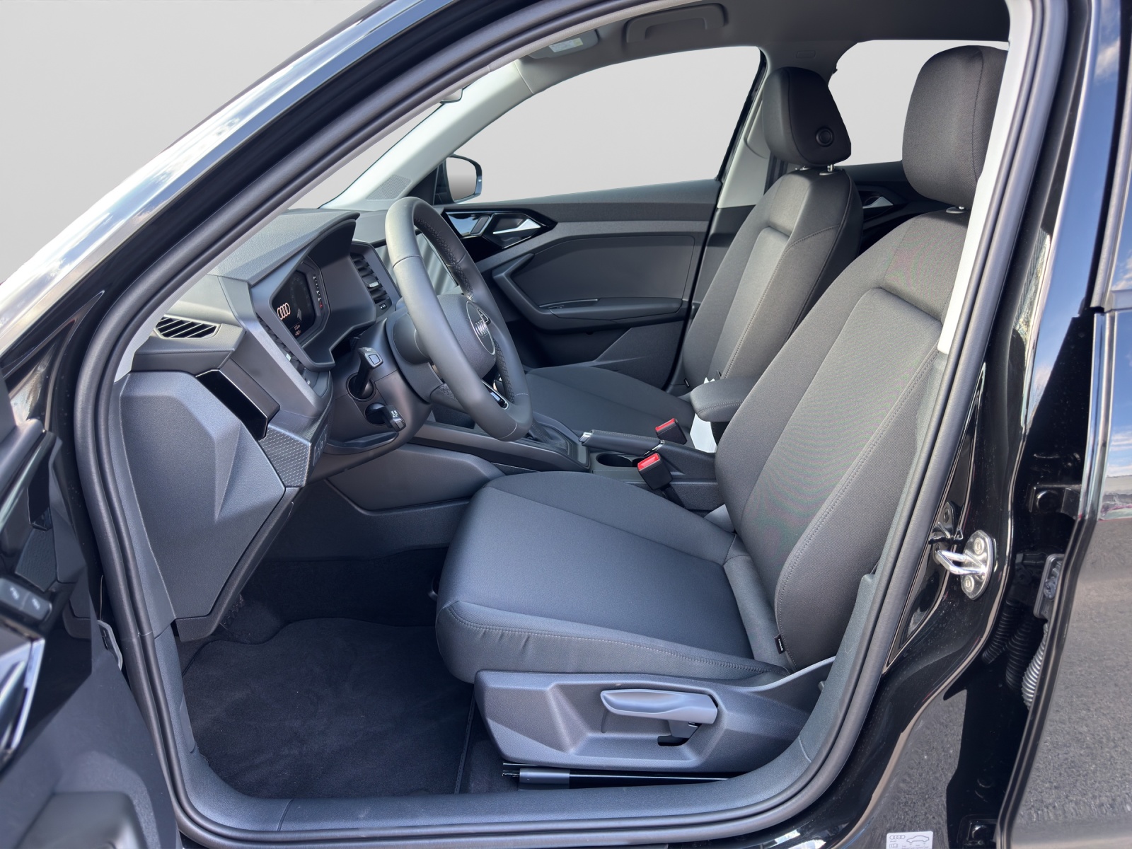 A1 Sportback 25 TFSI S line LED smartphone interface