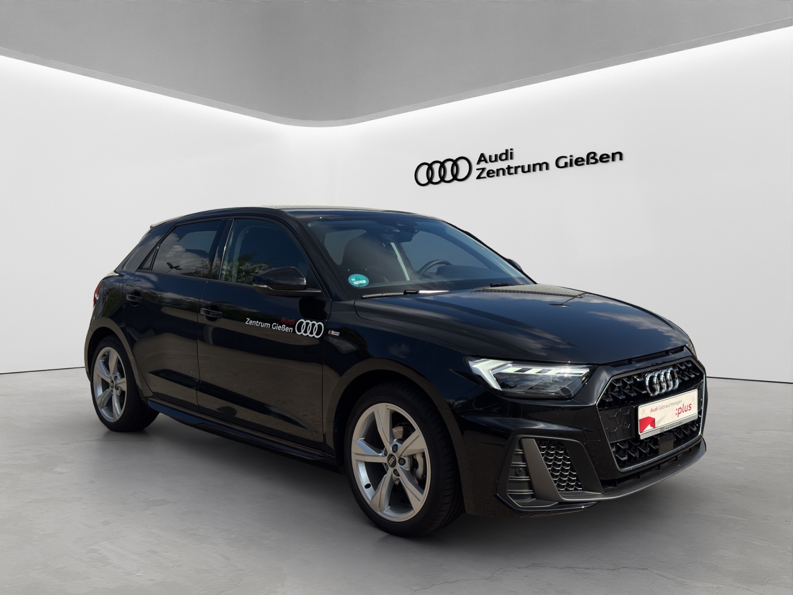 A1 Sportback 25 TFSI S line LED smartphone interface