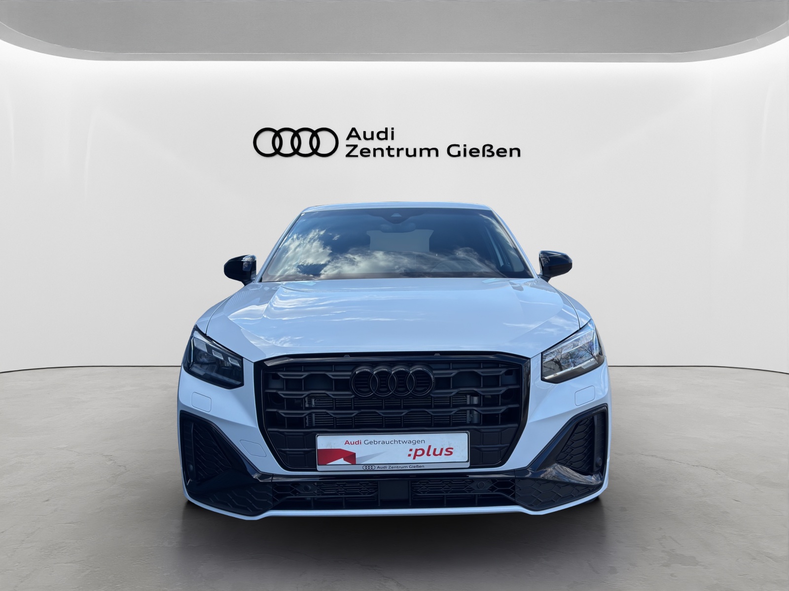 Q2 35 TFSI S-tronic S line competition Black AHK Matrix-LED