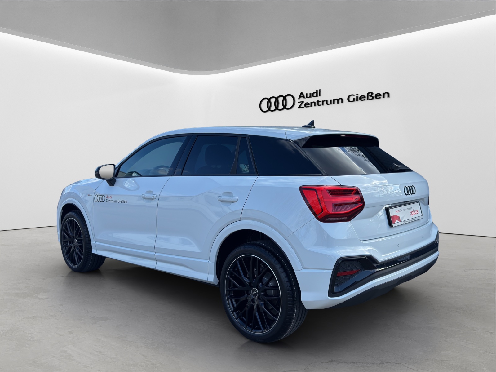 Q2 35 TFSI S-tronic S line competition Black AHK Matrix-LED